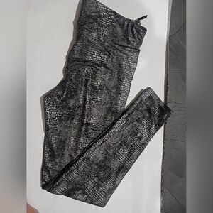 Final $4   Snake Print Leggins With Side Zip. Sz. S Black & Gray.